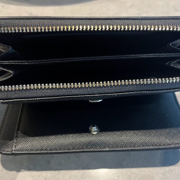 FREE SHIPPING Karl Lagerfeld Wallet - Picture 5 of 9